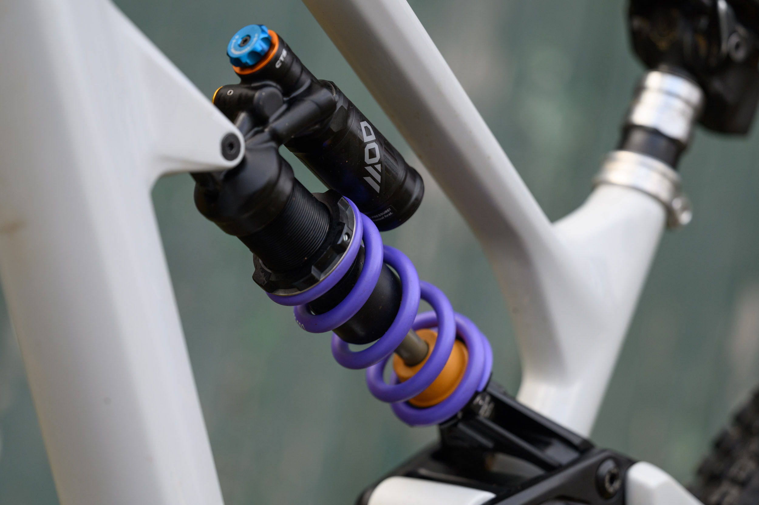 Mod-Yoke-437