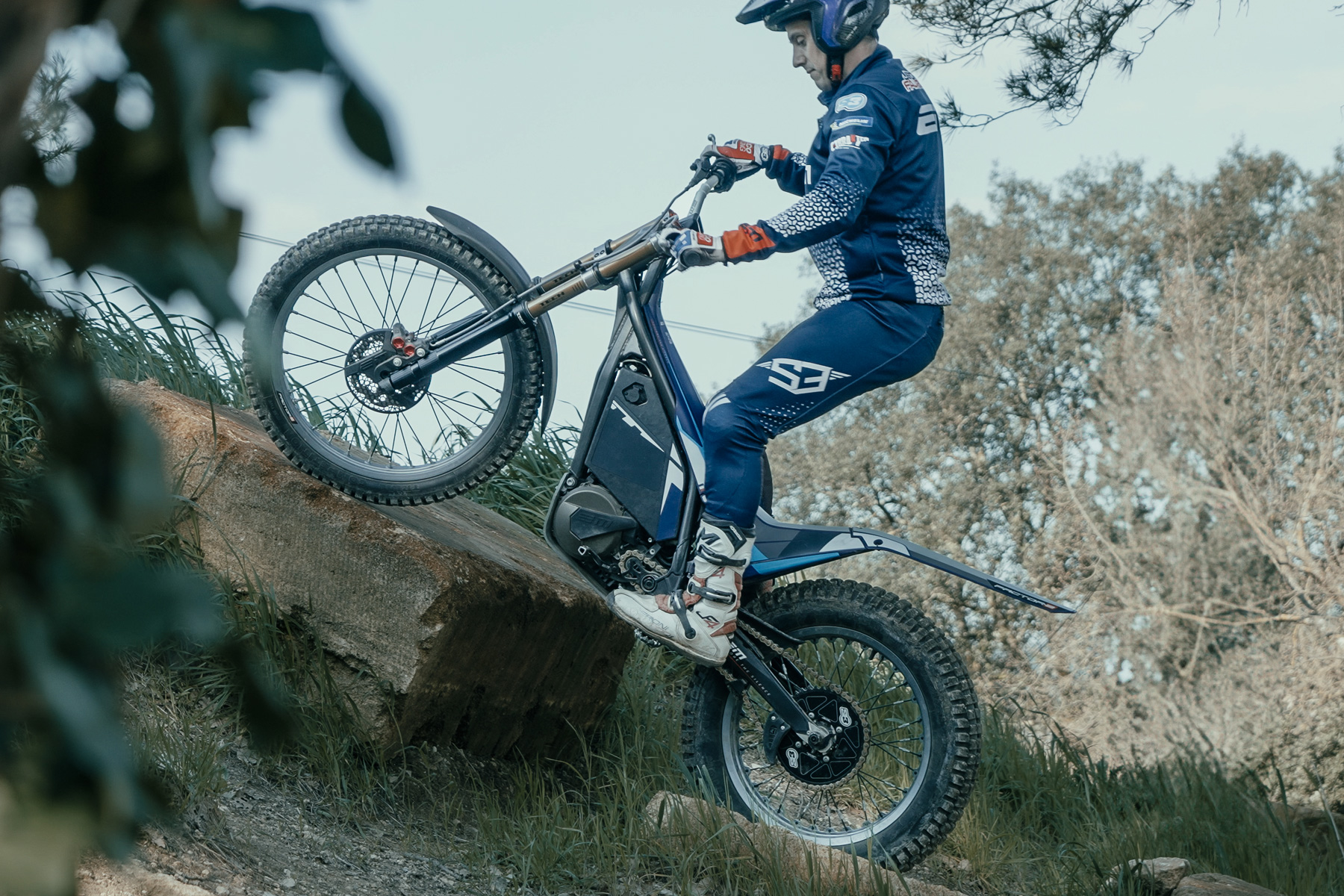 Tech_Suspension_Kashima_Pro_SL_Trials_Fork_Action-6