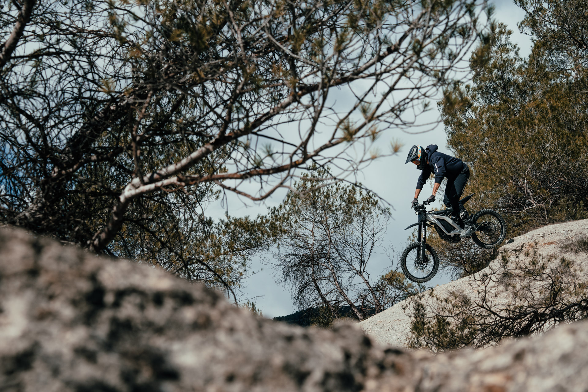 Formula_EB7_E-Moto_Brake_Action-5