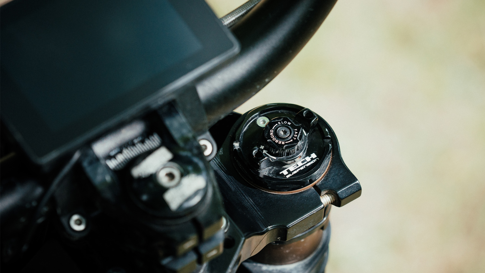 TECH_Suspension_E39_Racing_E-Moto_Fork_action_1