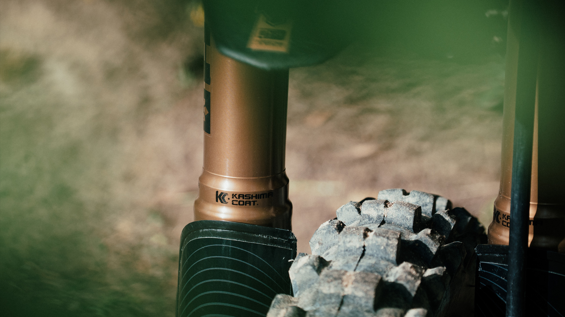 TECH_Suspension_E39_Racing_E-Moto_Fork_action_7